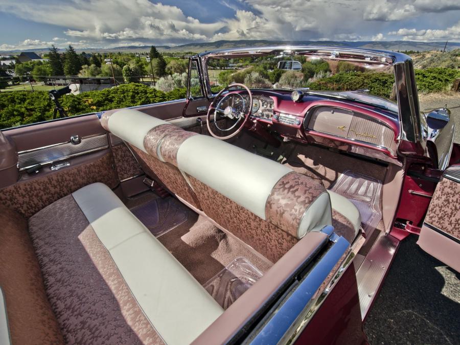 Интерьер DeSoto Fireflite Convertible (S-24) 1956 года  (фото 12 из 21)